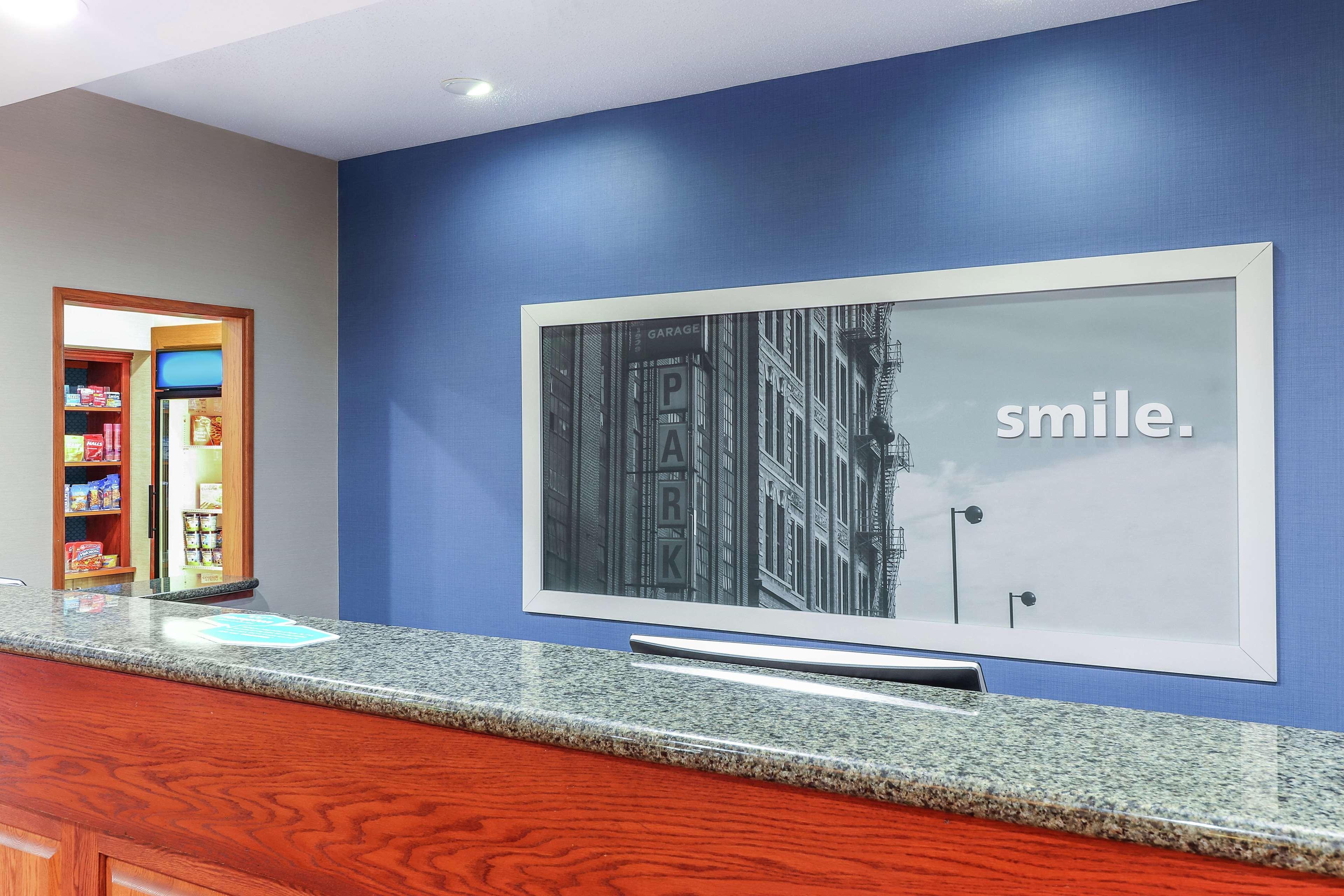 Hampton Inn Heath Екстериор снимка