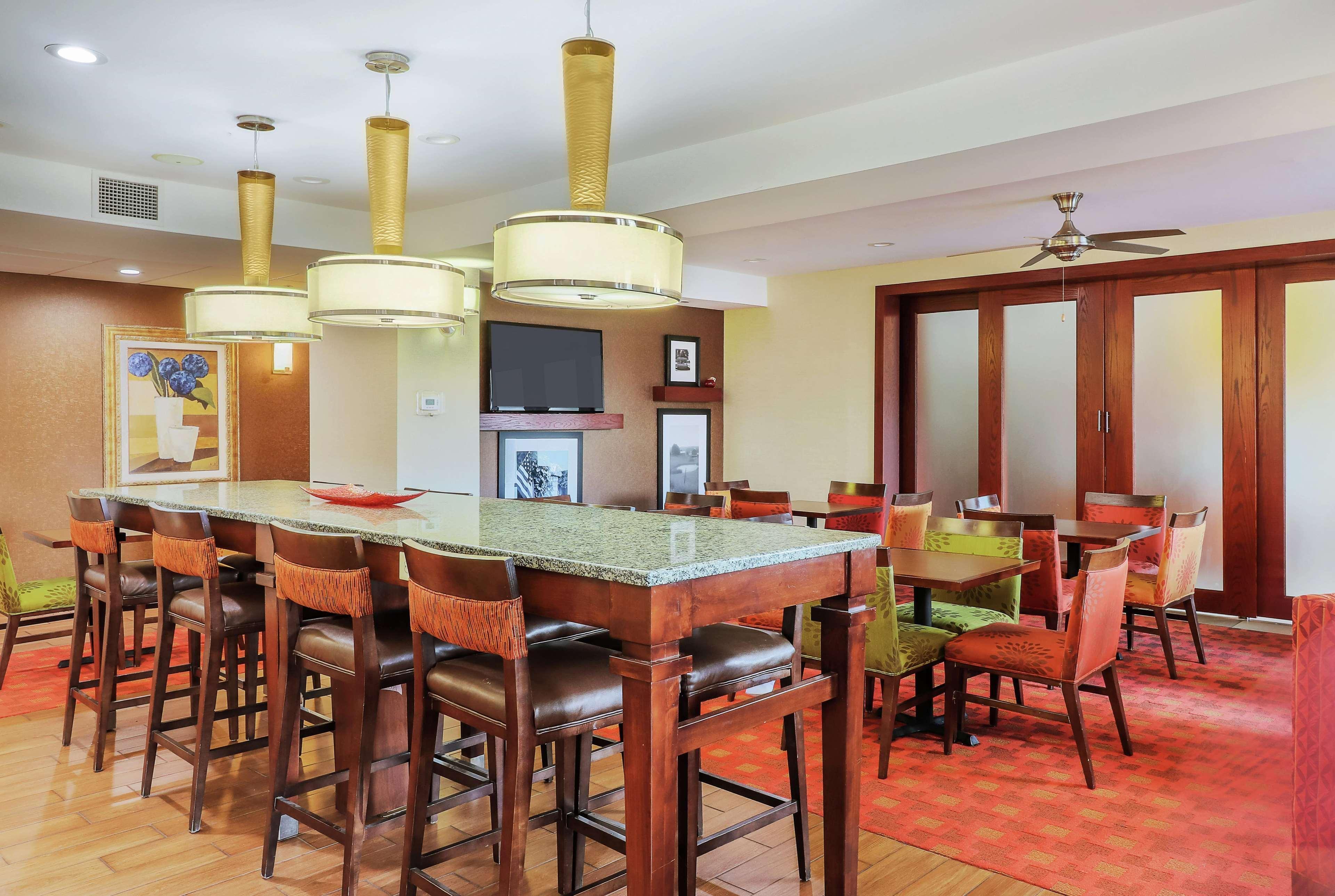 Hampton Inn Heath Екстериор снимка