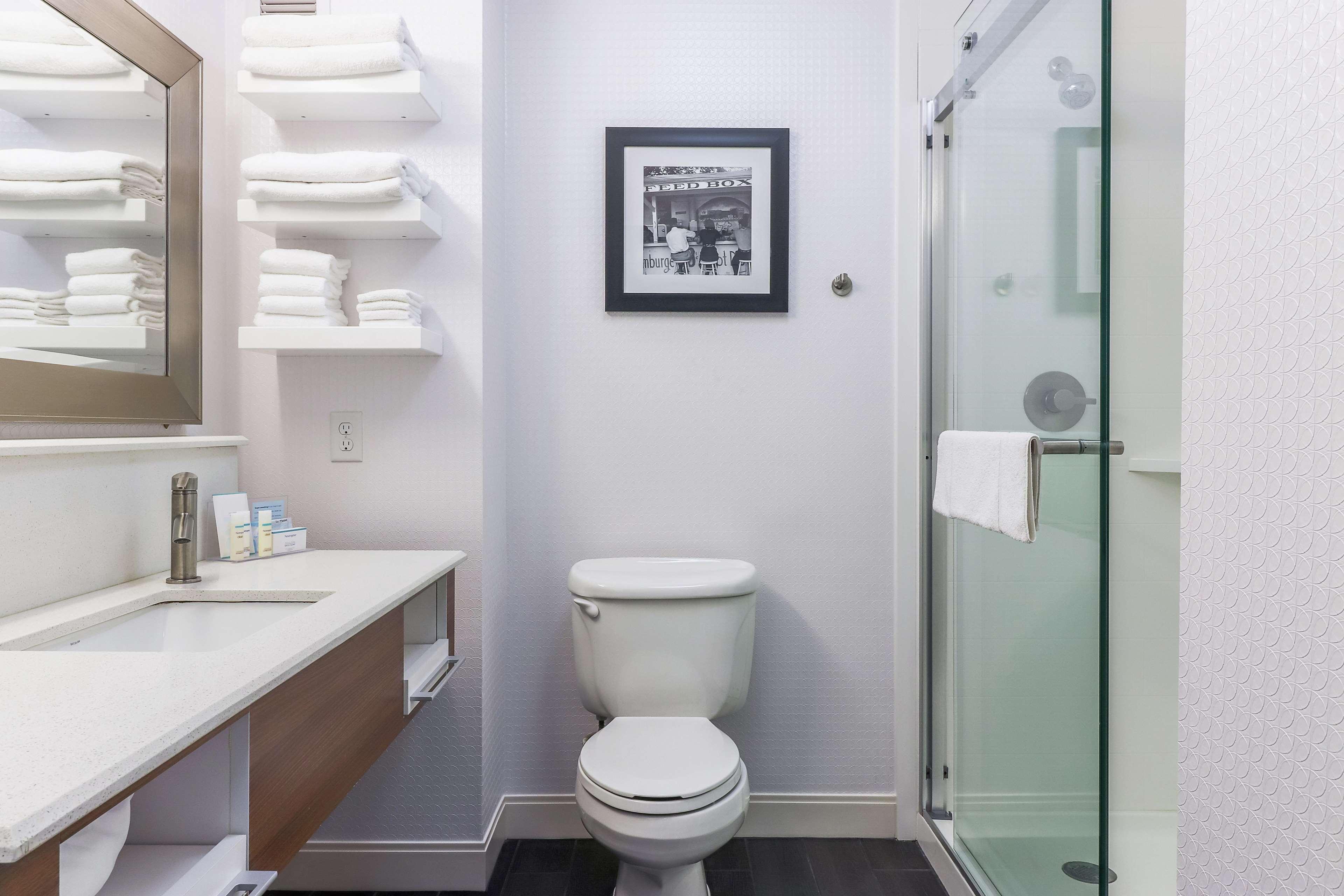 Hampton Inn Heath Екстериор снимка