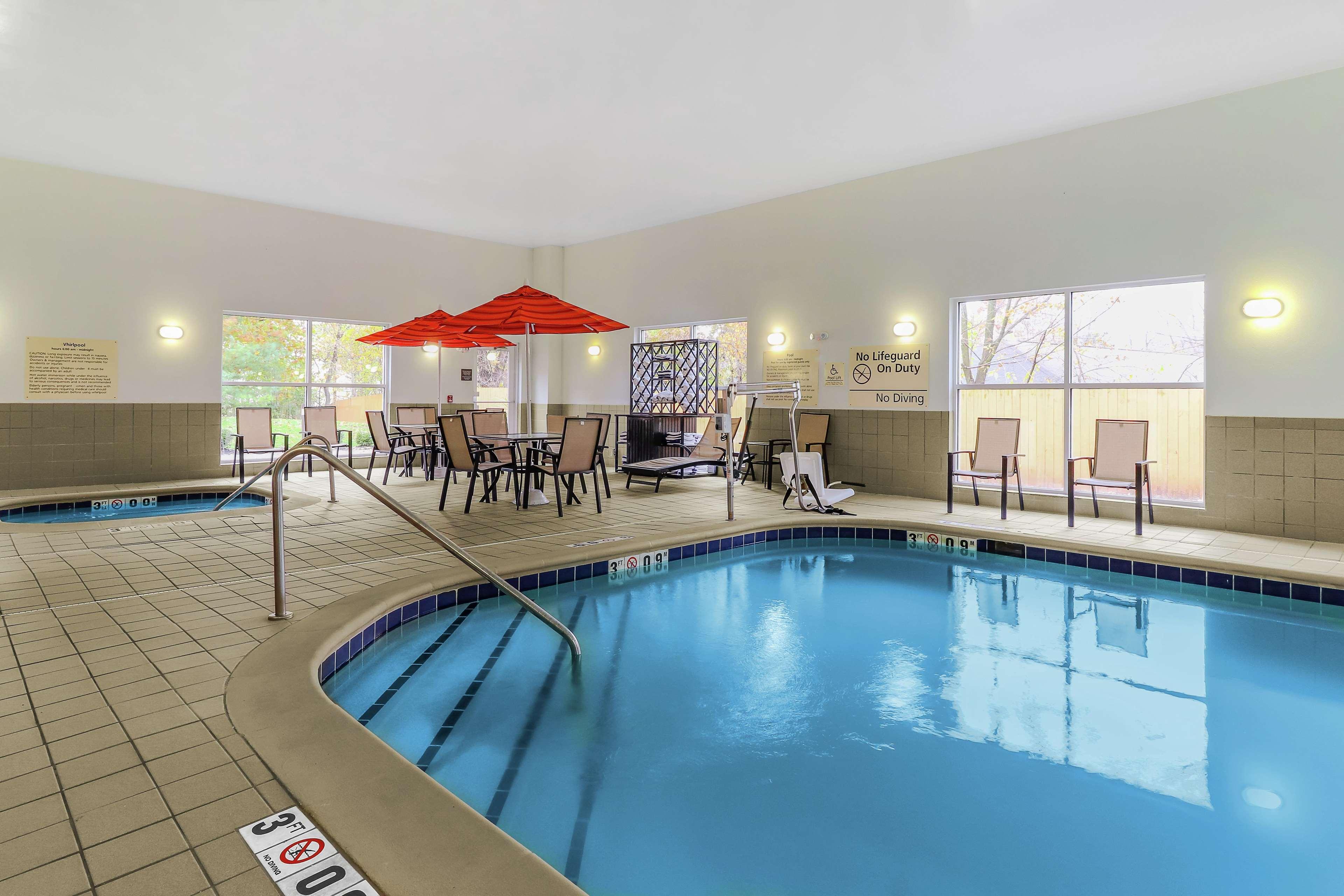 Hampton Inn Heath Екстериор снимка