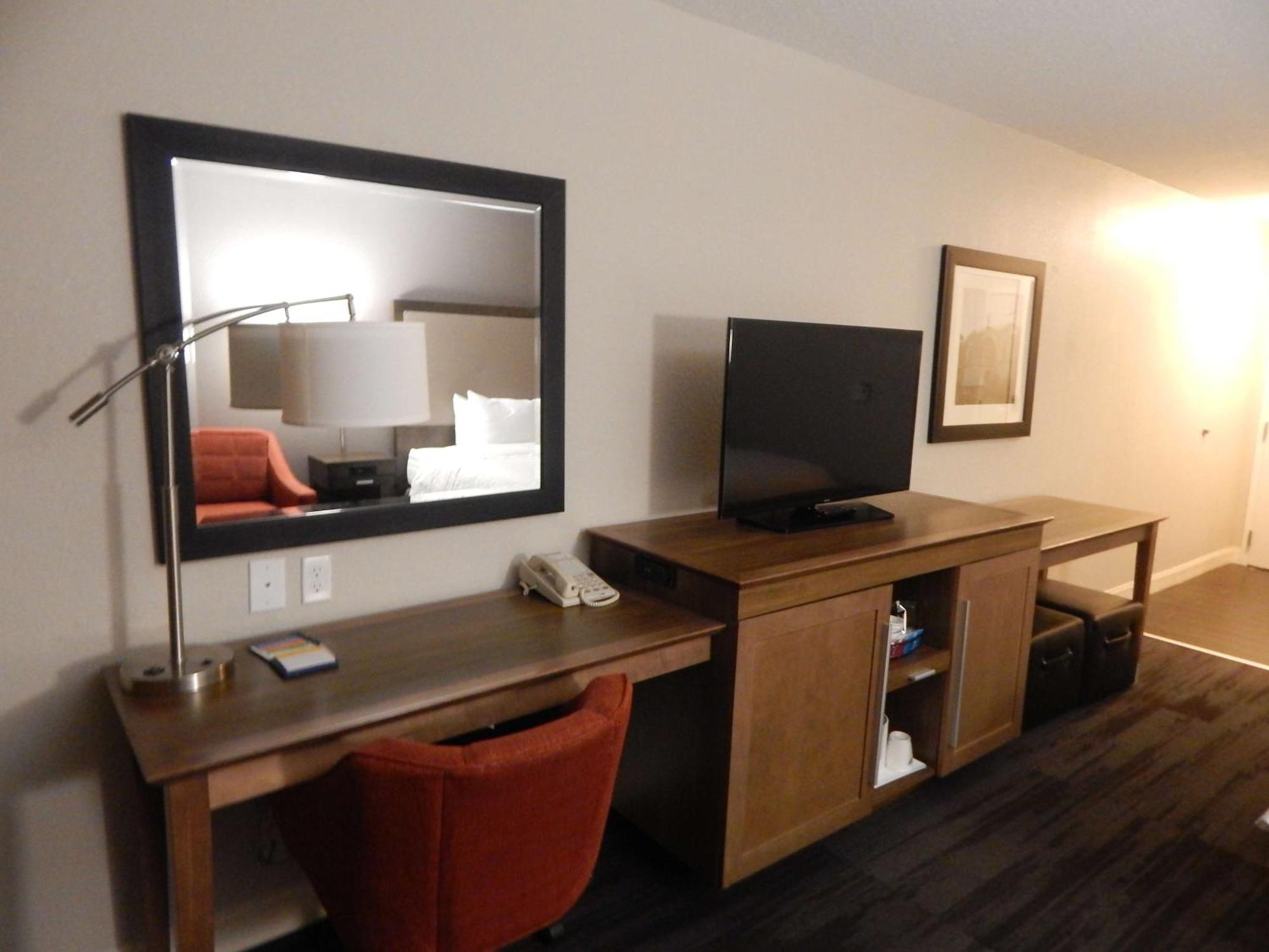 Hampton Inn Heath Екстериор снимка