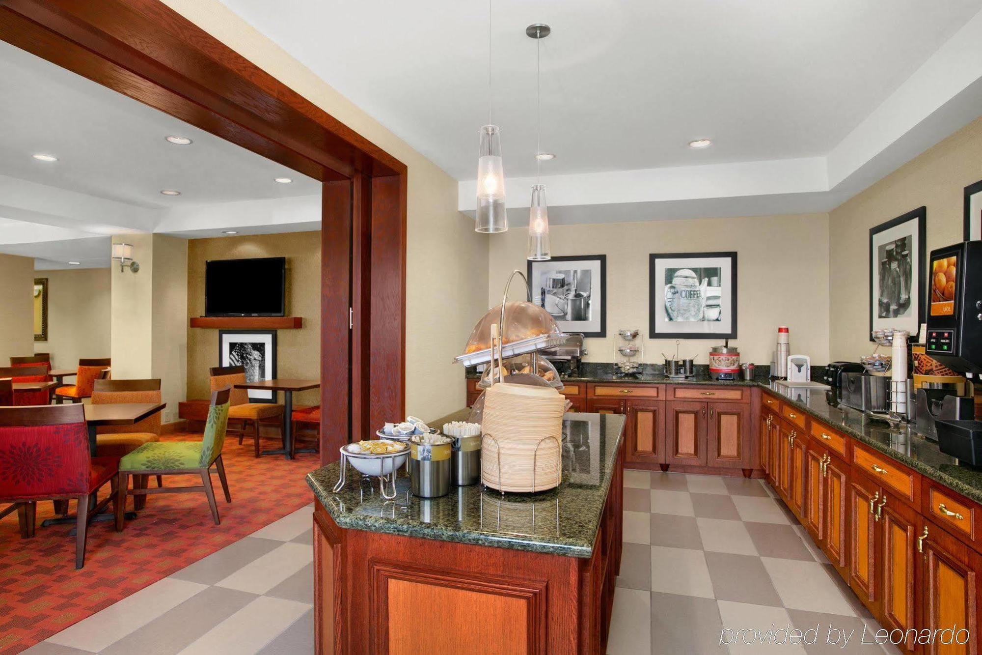 Hampton Inn Heath Екстериор снимка